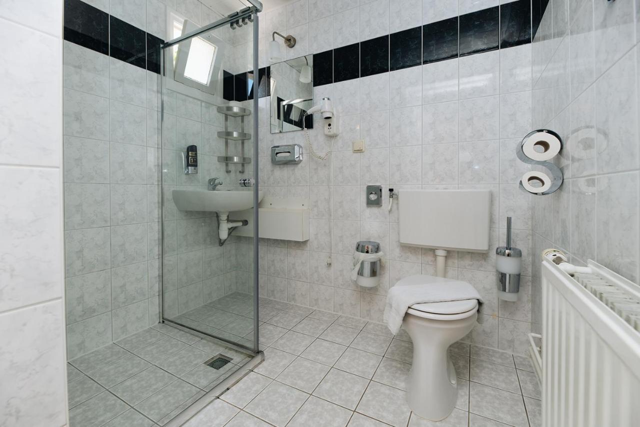 Maison Bellefleur B&B - Pension レーネスセ エクステリア 写真